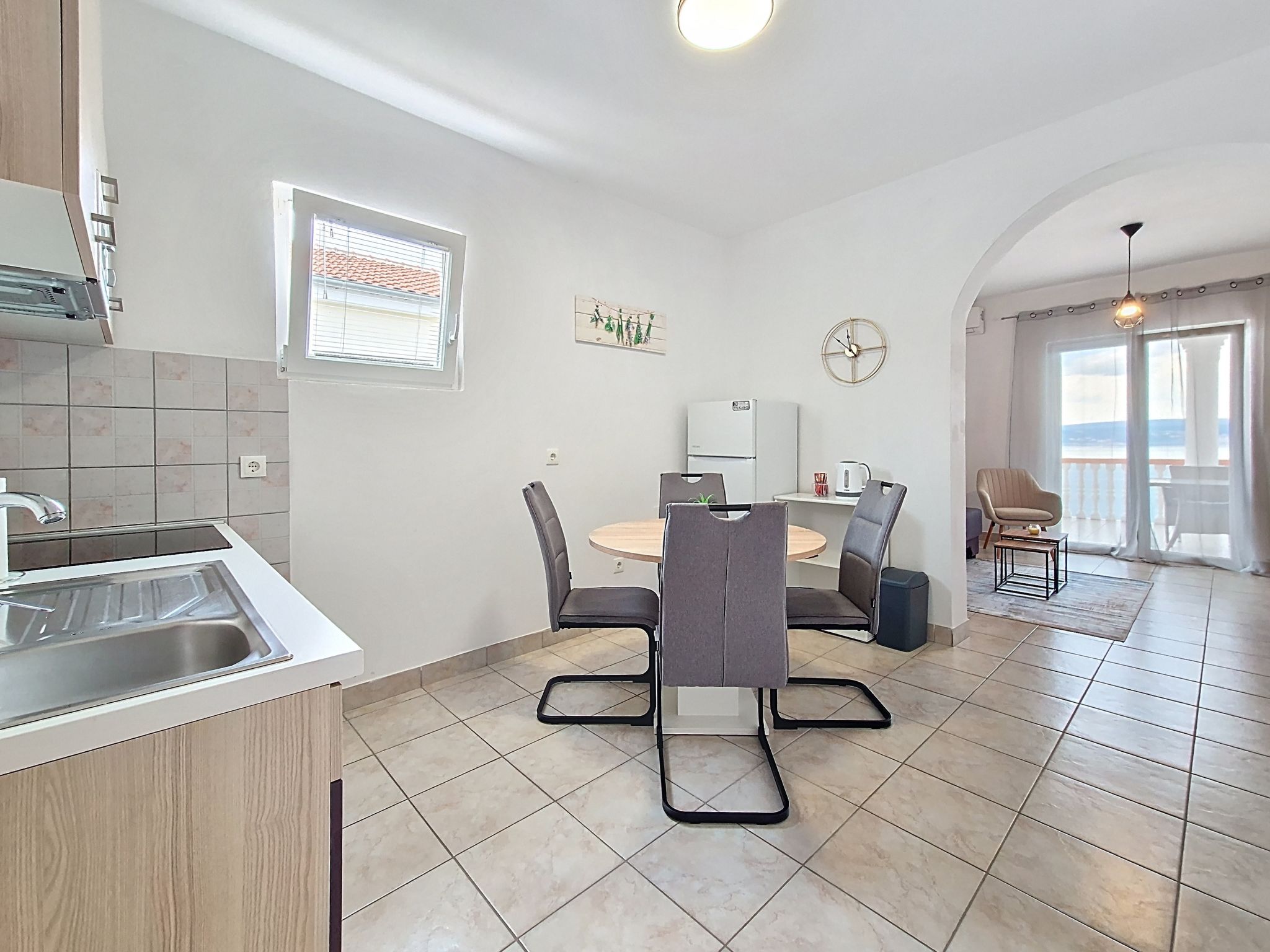 Appartement Aurora – Cuisine et coin repas, photo 9 sur 52