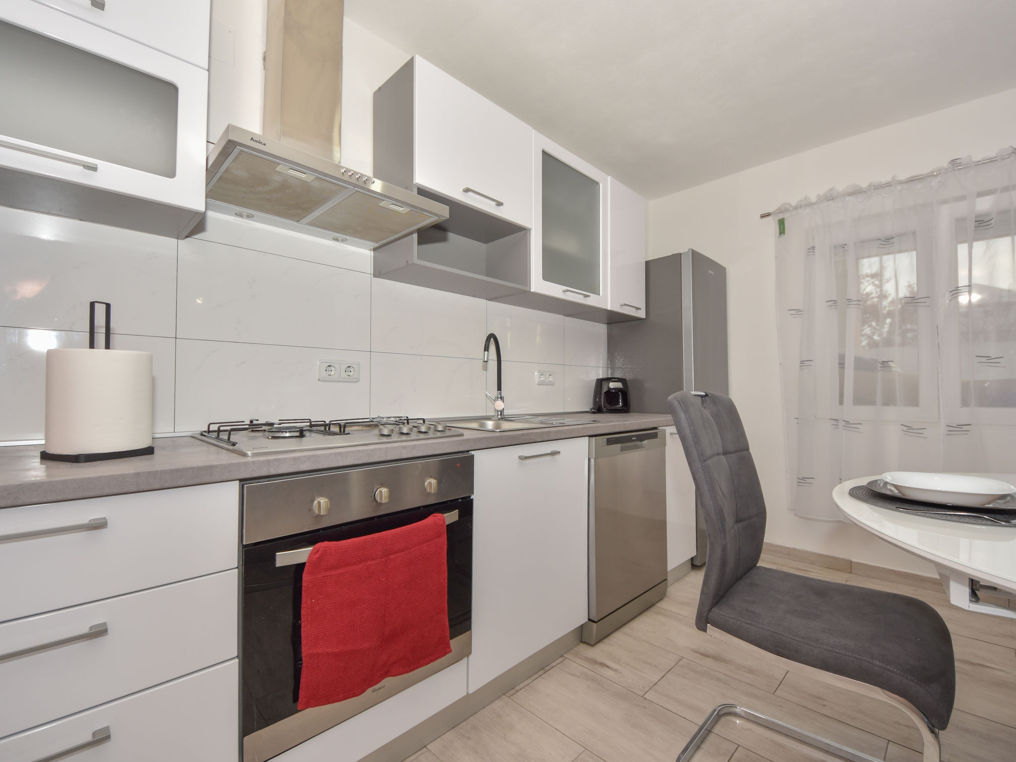 Zonovergoten villa met privézwembad op 130 meter van het rotsstrand in Maslenica - foto 26