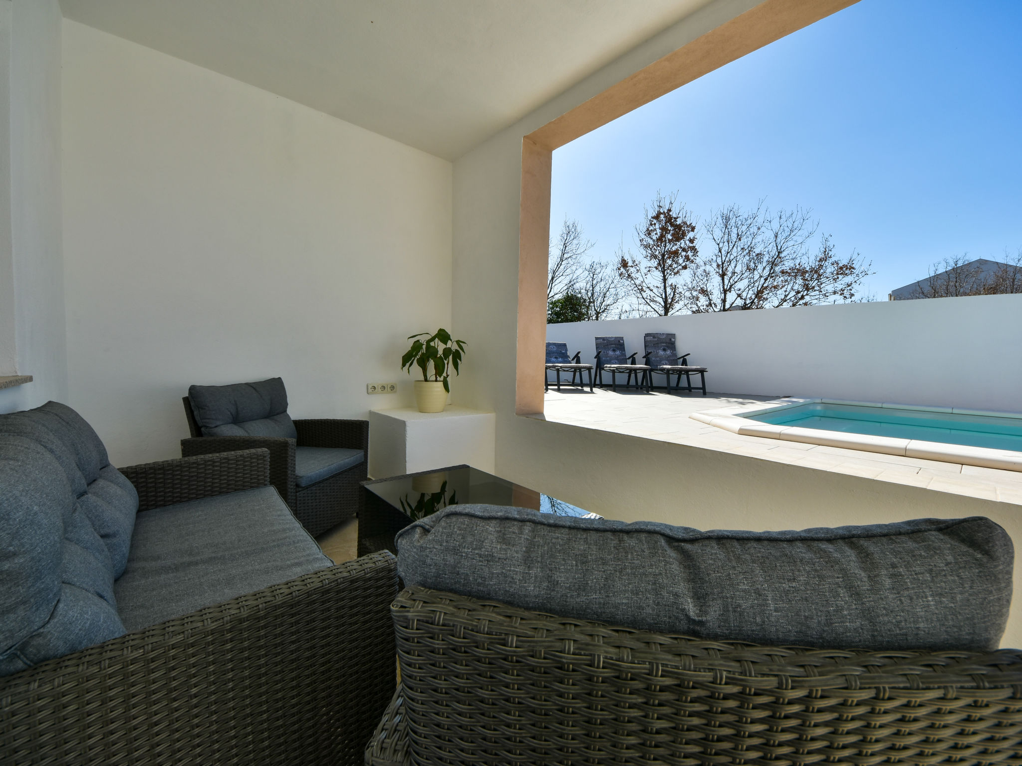 Zonovergoten villa met privézwembad op 130 meter van het rotsstrand in Maslenica - foto 27