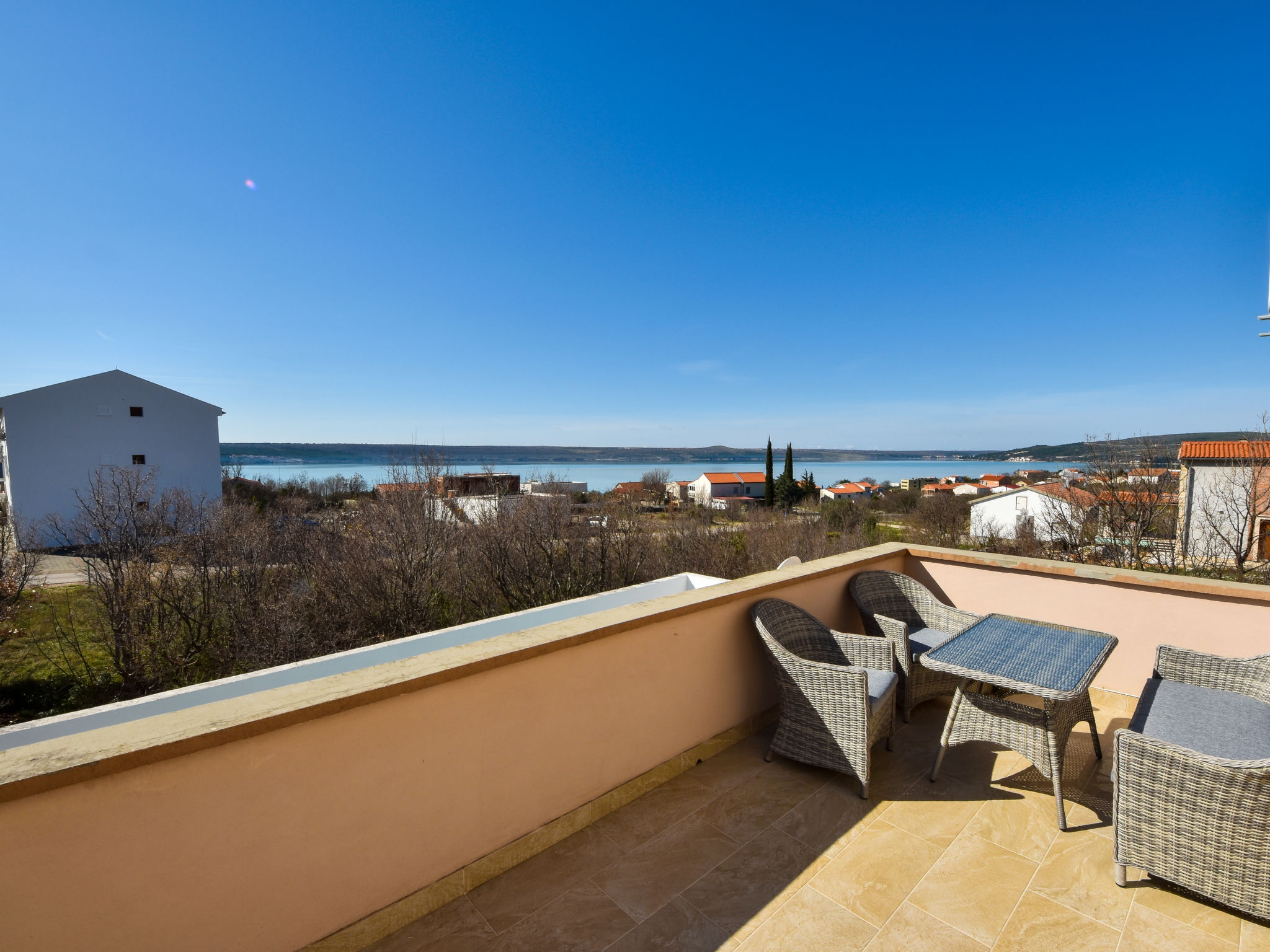 Zonovergoten villa met privézwembad op 130 meter van het rotsstrand in Maslenica - foto 35