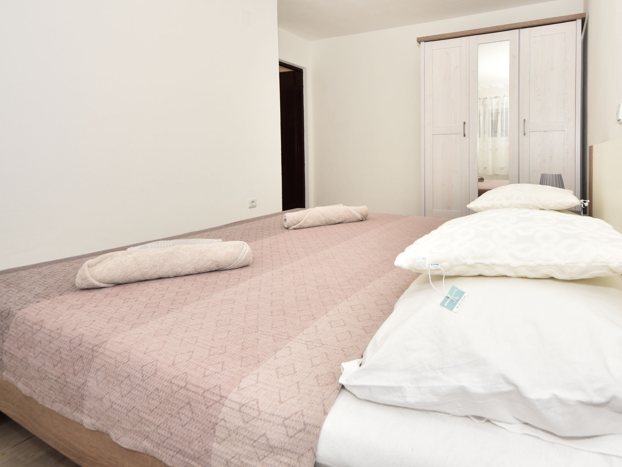 Zonovergoten villa met privézwembad op 130 meter van het rotsstrand in Maslenica - foto 23