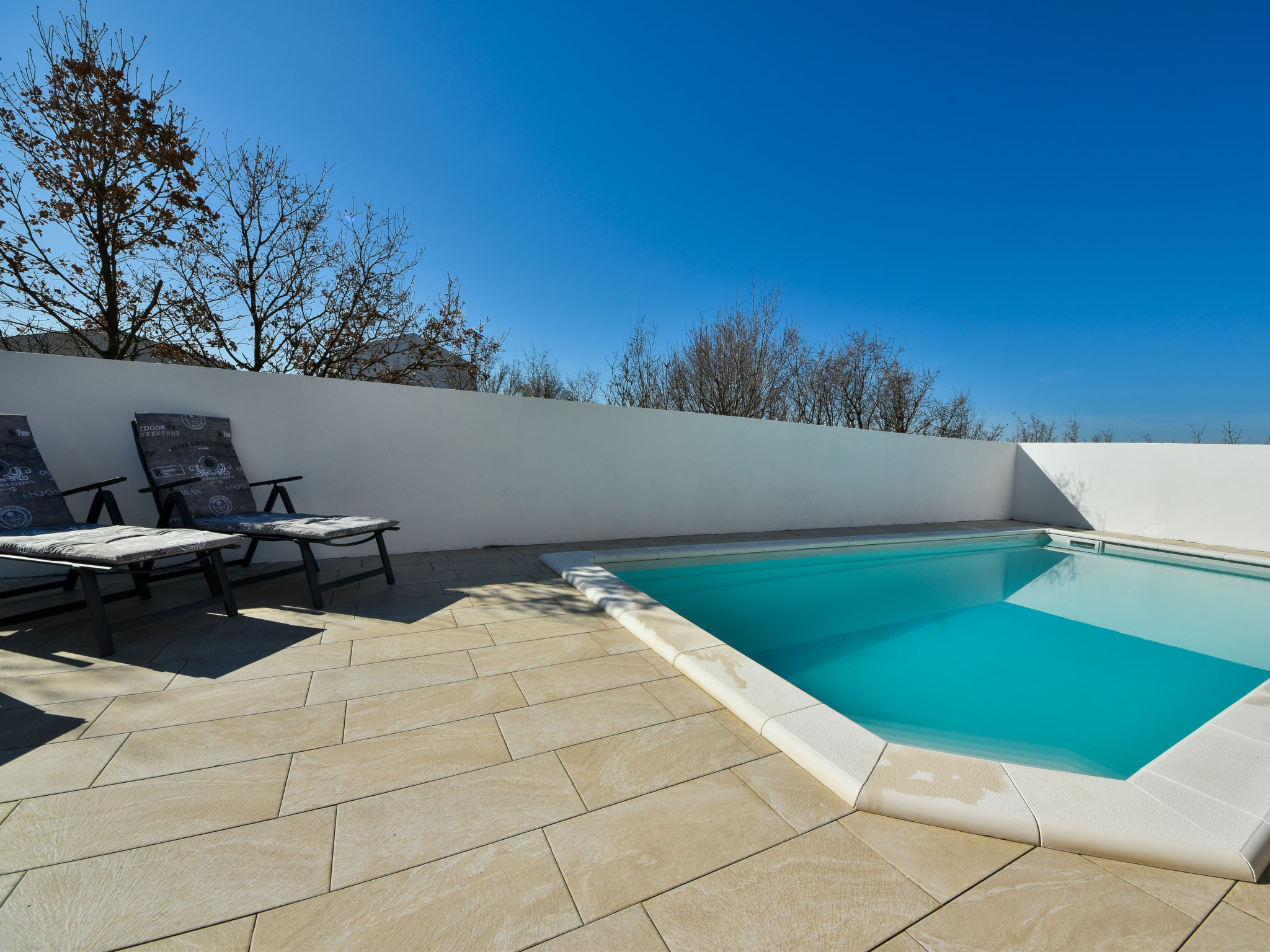 Zonovergoten villa met privézwembad op 130 meter van het rotsstrand in Maslenica - foto 28