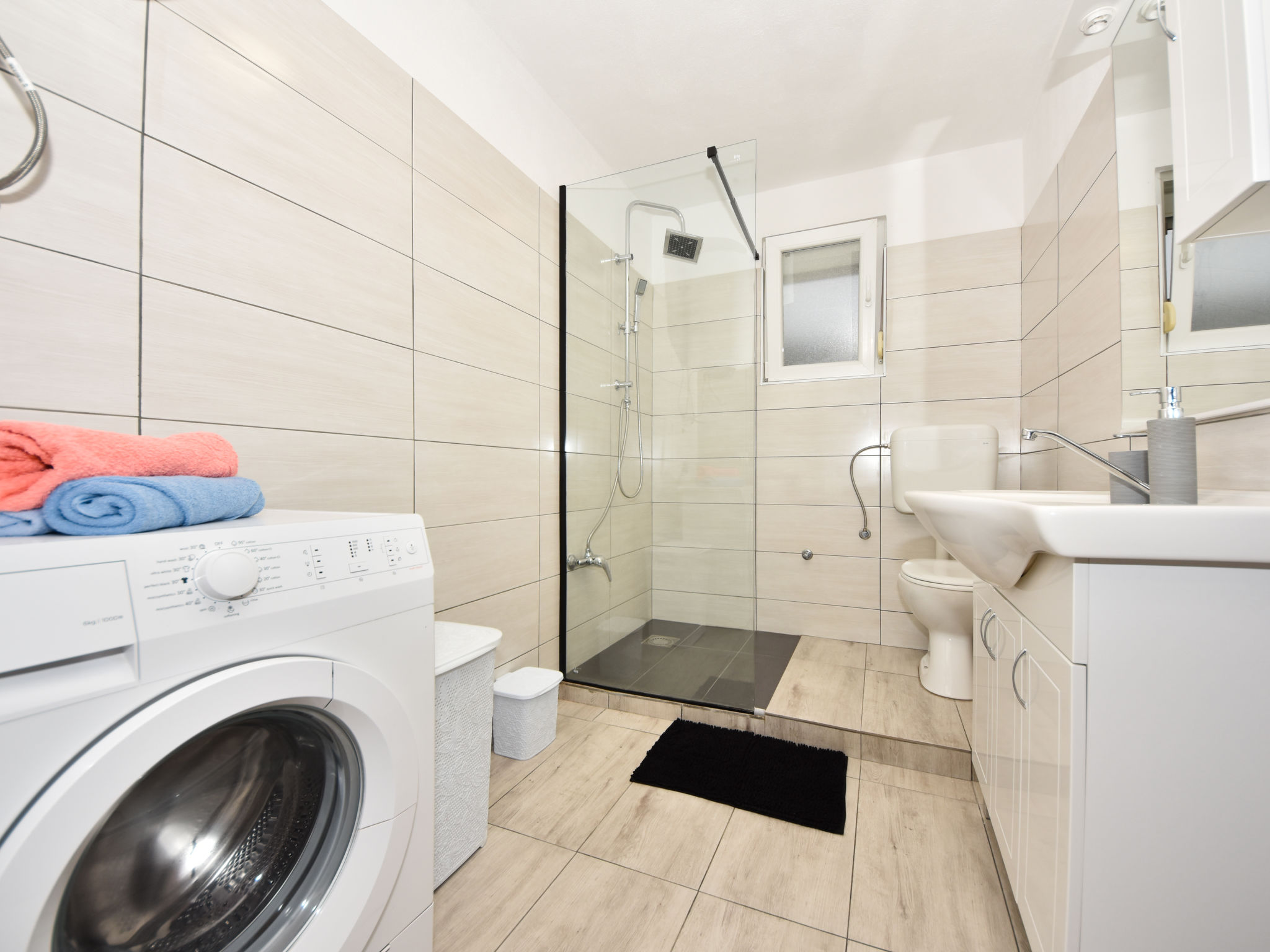 Zonovergoten villa met privézwembad op 130 meter van het rotsstrand in Maslenica - foto 24
