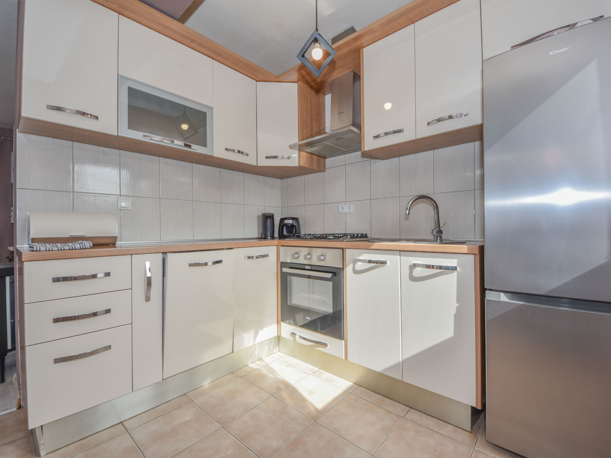 Zonovergoten villa met privézwembad op 130 meter van het rotsstrand in Maslenica - foto 6