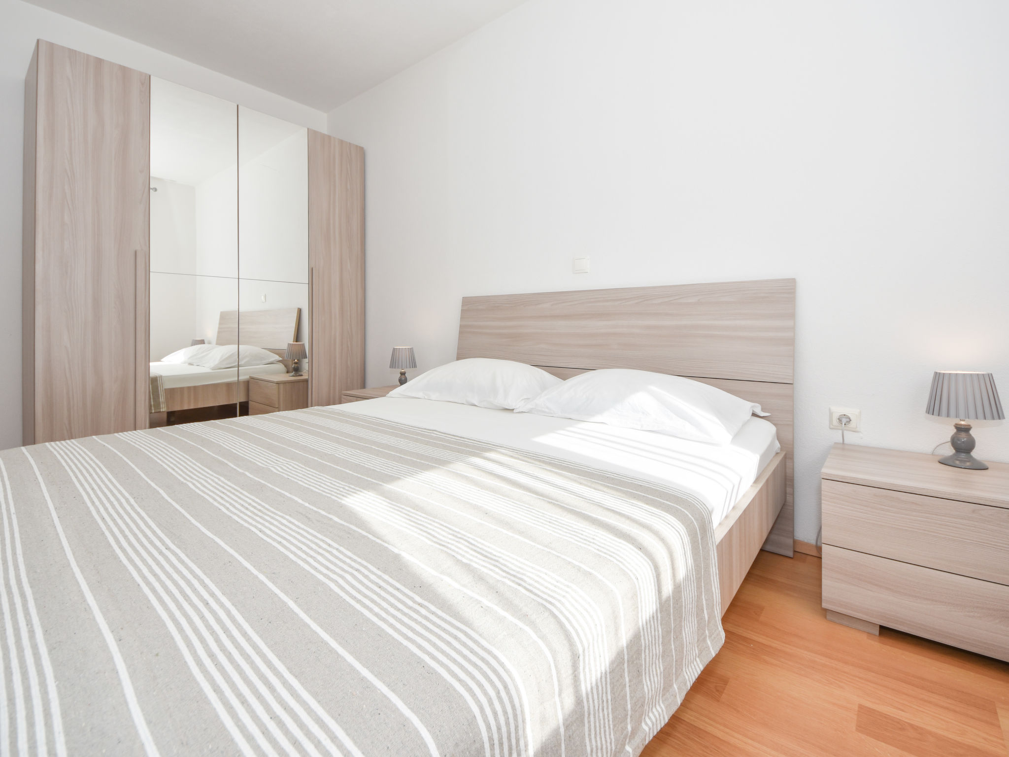 Zonovergoten villa met privézwembad op 130 meter van het rotsstrand in Maslenica - foto 10