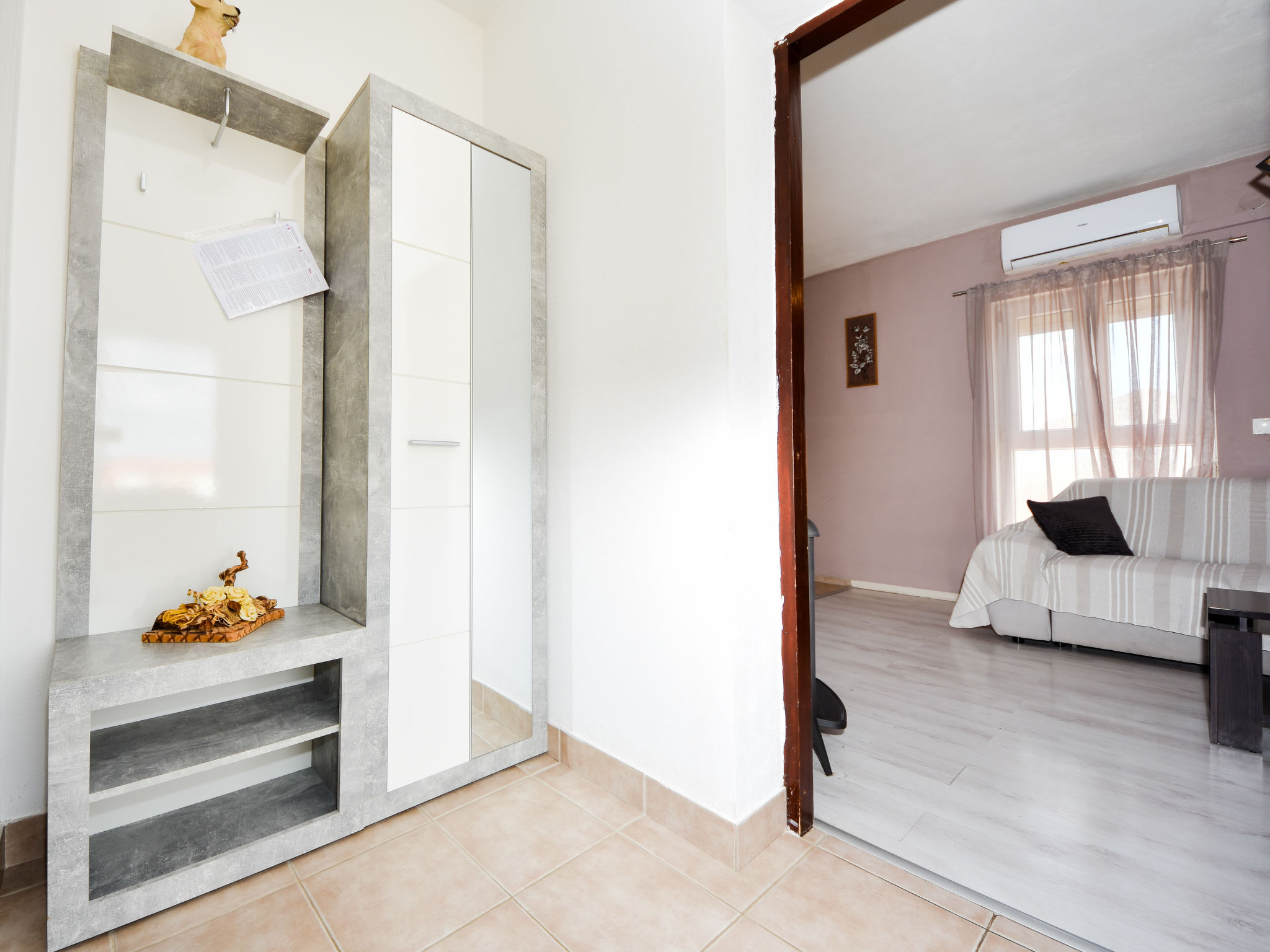 Zonovergoten villa met privézwembad op 130 meter van het rotsstrand in Maslenica - foto 13