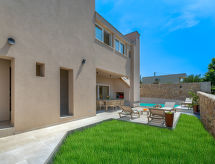 Nieuwe luxe villa met verwarmd privézwembad, 800m van zee bij Maslenica - thumbnail 4
