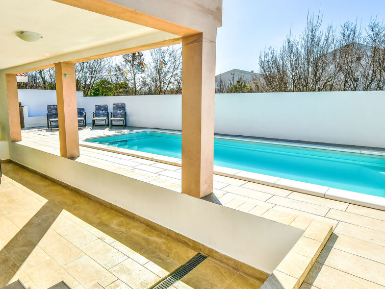 Vakantiehuis met zwembad in Maslenica (Kroatië) voor 4 personen