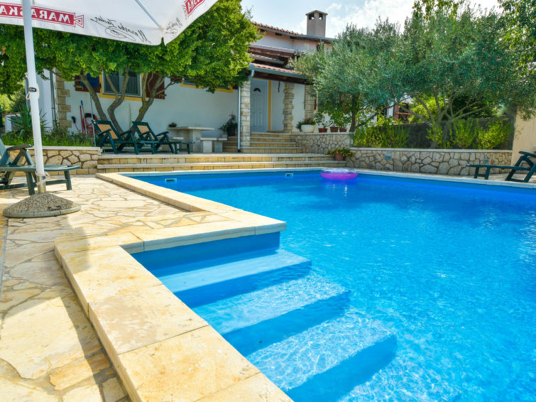 6-persoons vakantiehuis met privézwembad in Obrovac in Obrovac