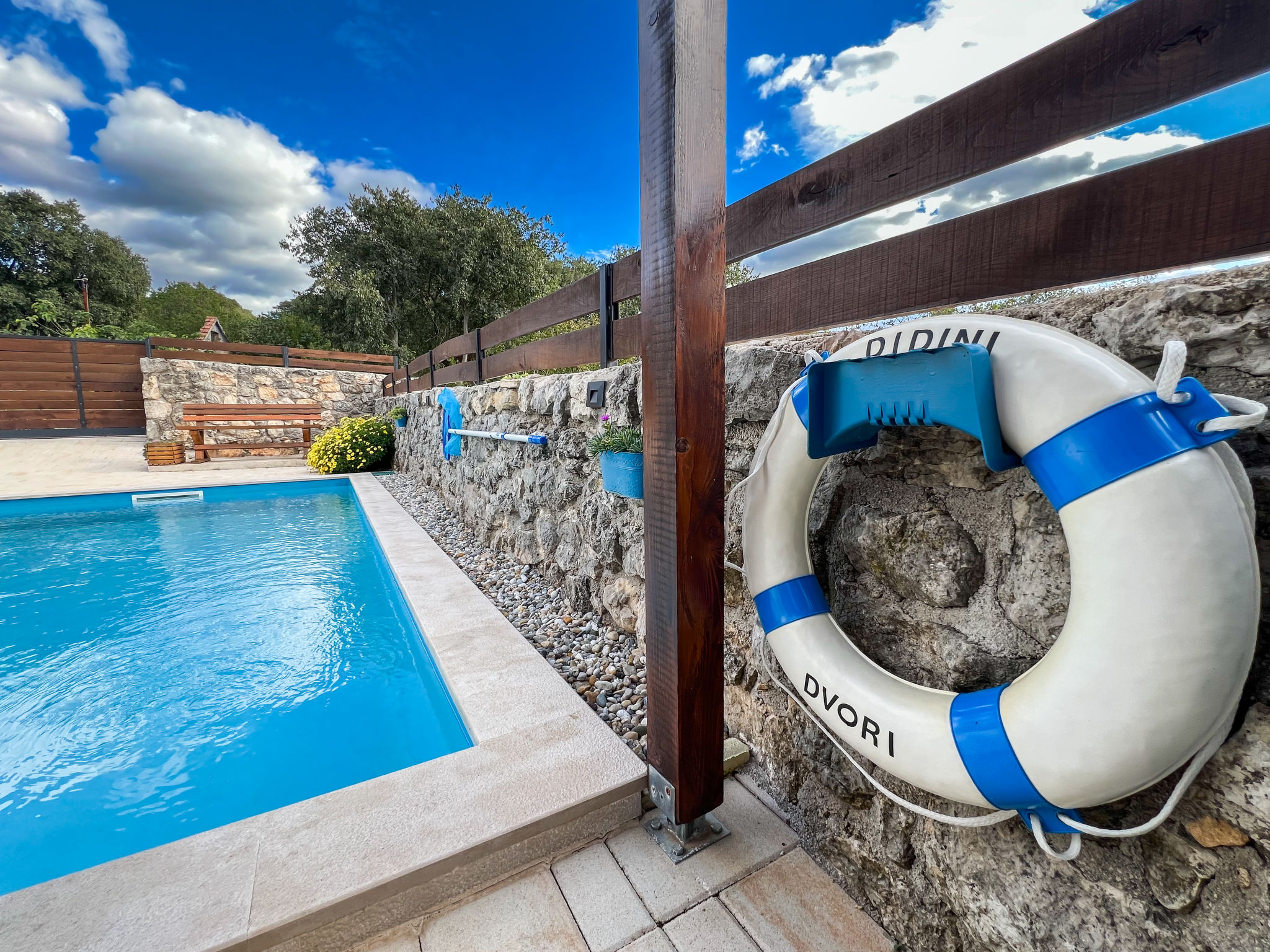 Didini dvori-Outside