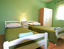 Appartement Ana: direct aan zee in Novigrad, op 20 meter van het strand - thumbnail 6