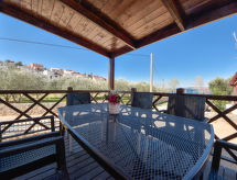 Vrijstaande strandwoning Palma voor 6 personen, 100m van zee bij Novigrad - thumbnail 1