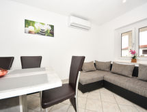 Knusse tweewoning aan zee op 80 meter van het strand in Meka Draga - thumbnail 4