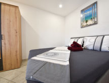 Knusse tweewoning aan zee op 80 meter van het strand in Meka Draga - thumbnail 6