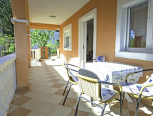 Zonovergoten appartement Dragica, 40 meter van het kiezelstrand in Novigrad - thumbnail 1