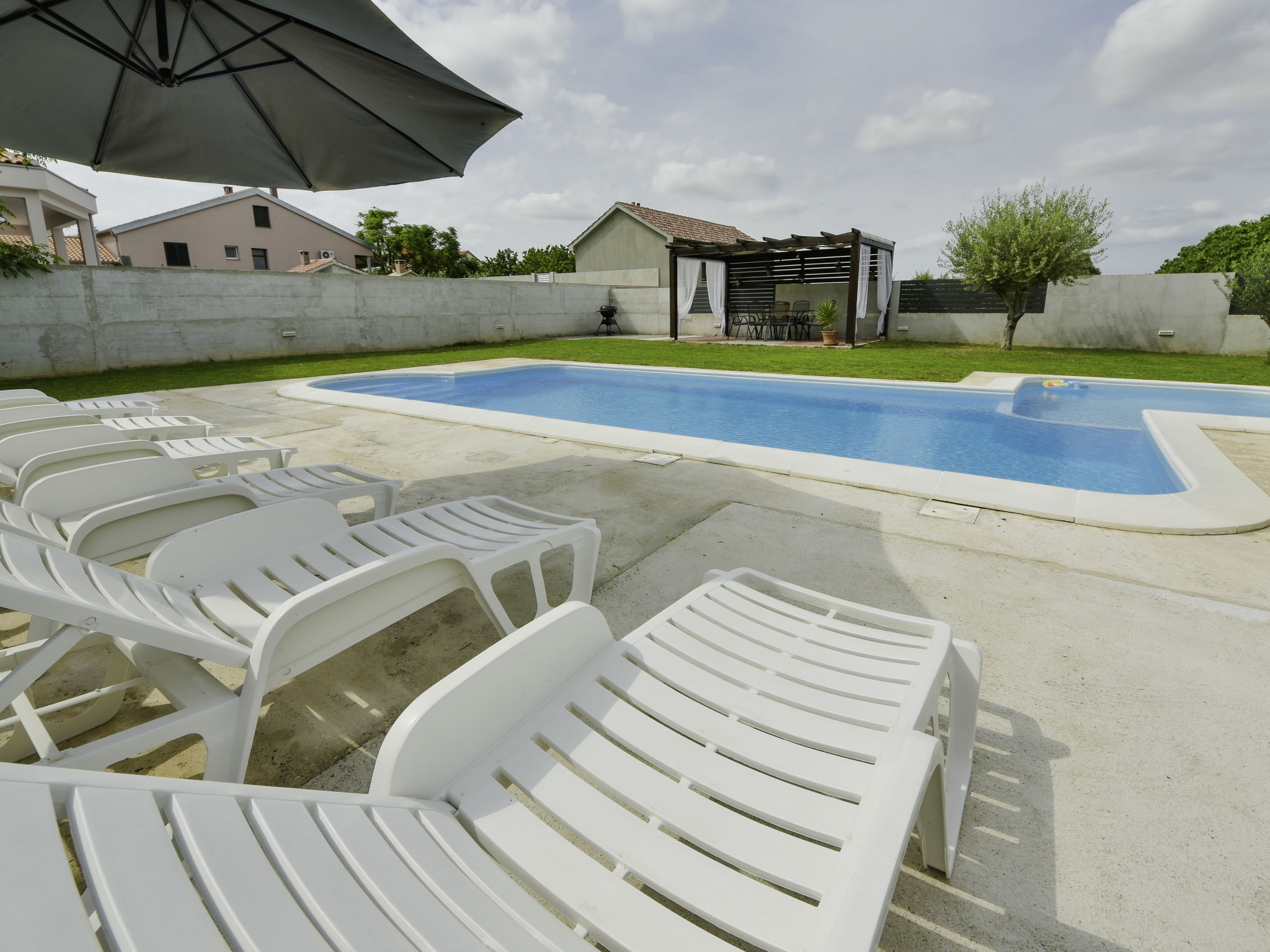 Stipe — Pool Outdoor (3 of 31)