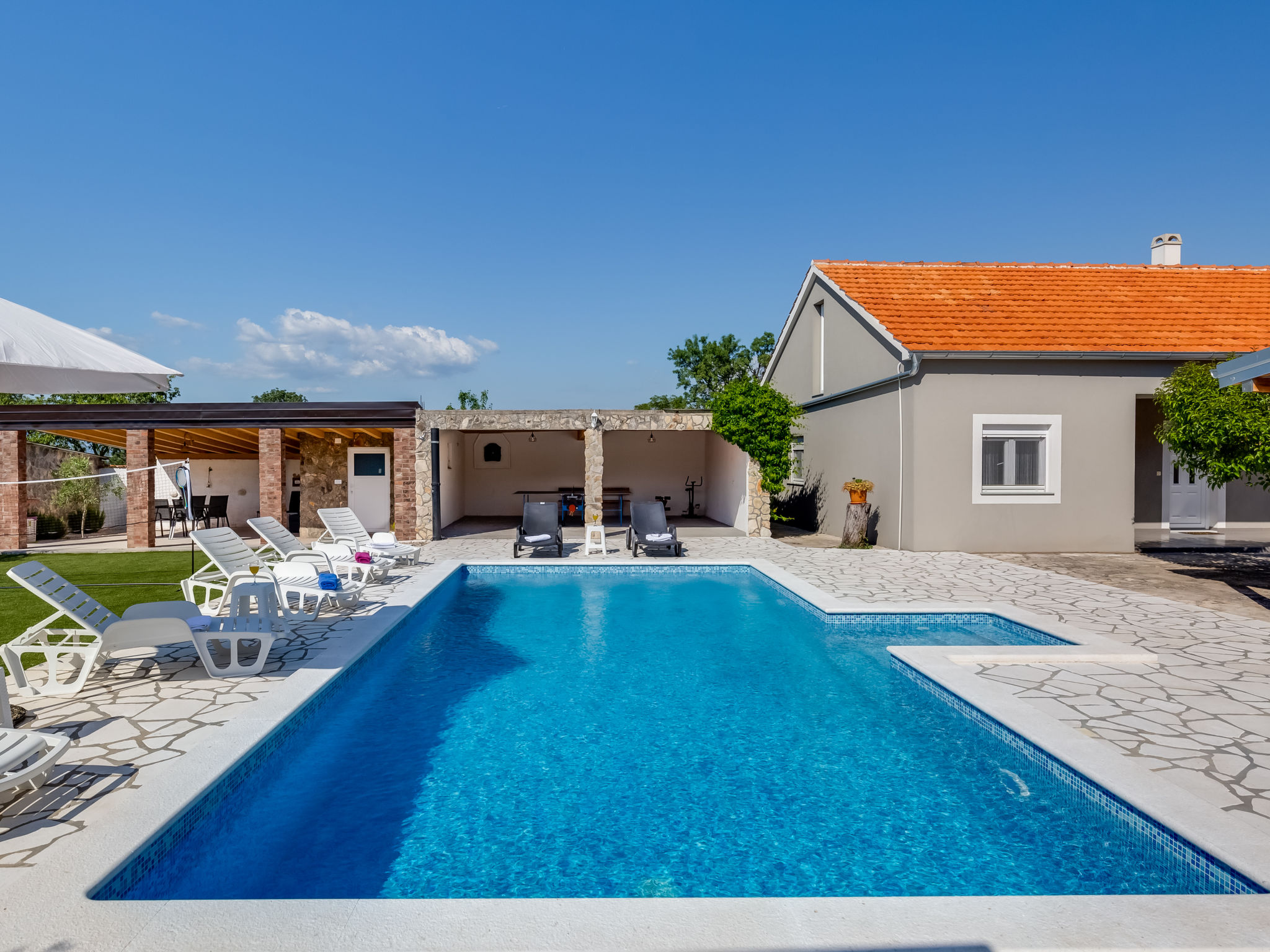 Branka — Pool Outdoor (4 of 41)