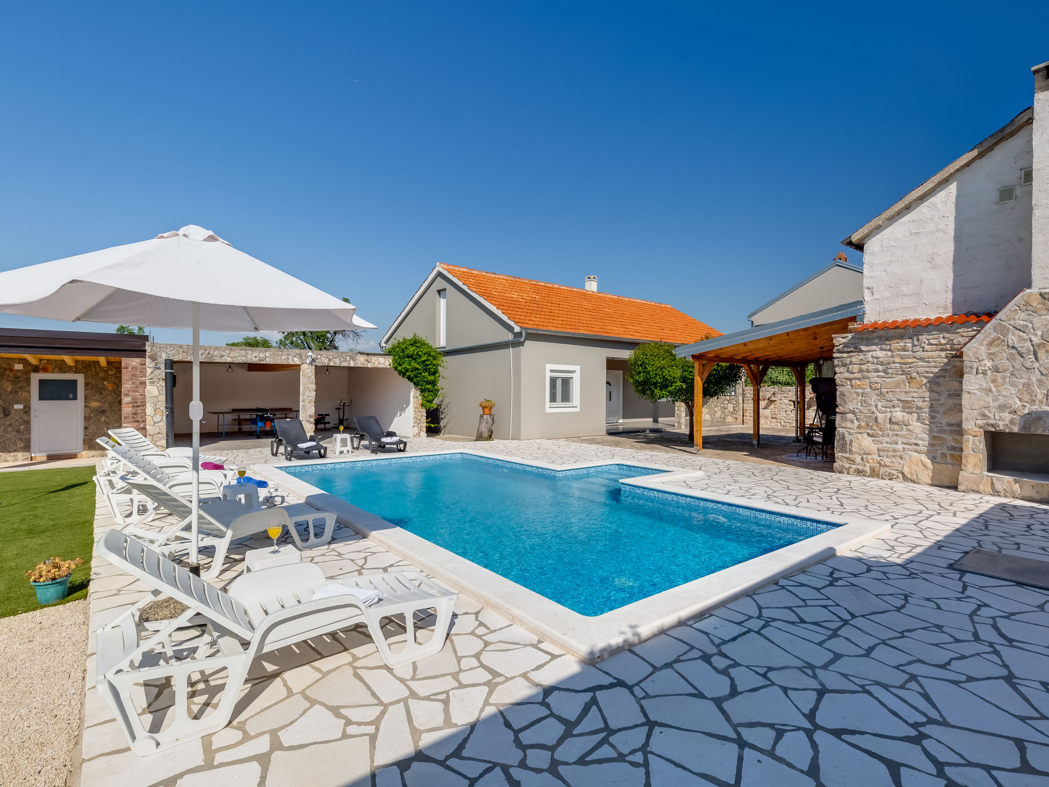 Branka — Pool Outdoor (5 of 41)