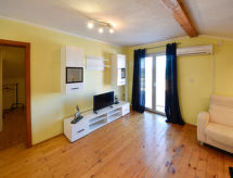 Karla: Zonovergoten appartement nabij zee en strand in Gornji Karin - thumbnail 5