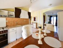 Karla: Zonovergoten appartement nabij zee en strand in Gornji Karin - thumbnail 3
