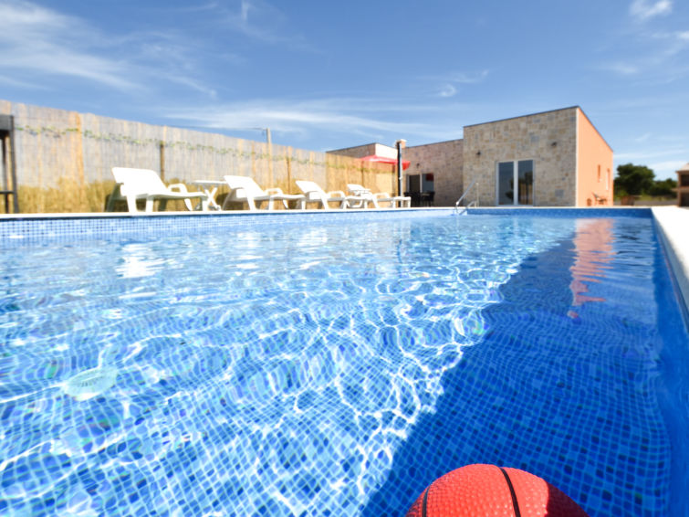 Privézwembad en rust in Vulelija Holiday Home, Novigrad in Novigrad (Zadar)