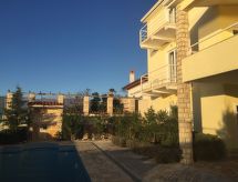 Appartement met balkon en zwembad op 150m van zee in Novigrad - thumbnail 1