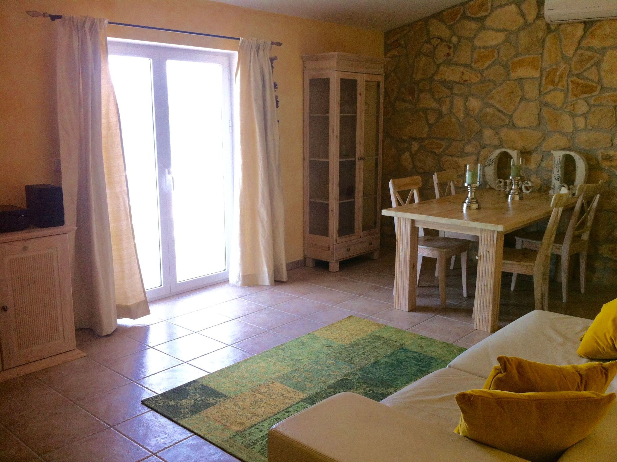 Schöne Ferienwohnung mit Balkon am Meer-Image-tags.info