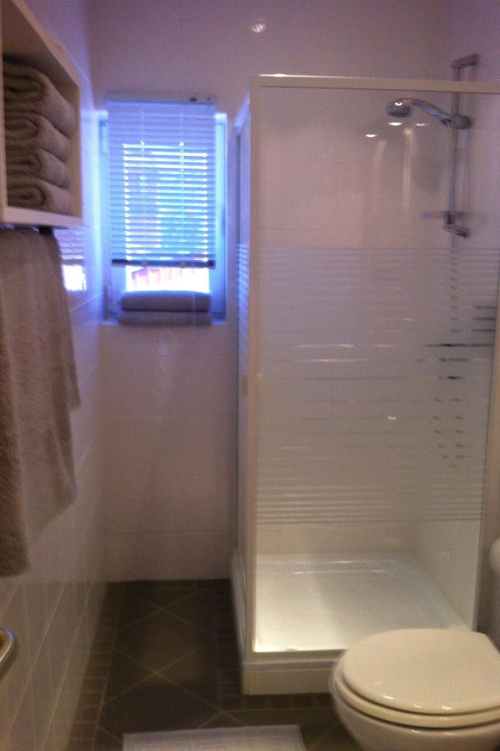 Schöne Ferienwohnung mit Balkon am Meer-Image-tags.info