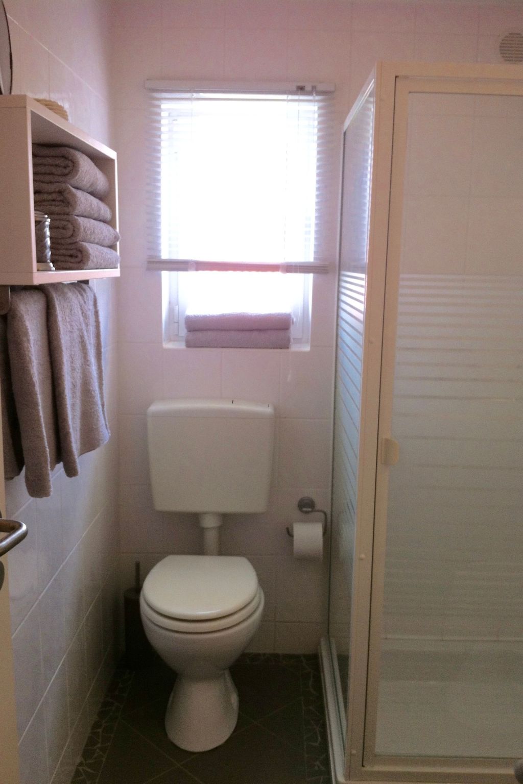 Schöne Ferienwohnung mit Balkon am Meer-Image-tags.info