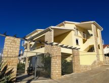 Charmantes Studio mit Balkon und Pool