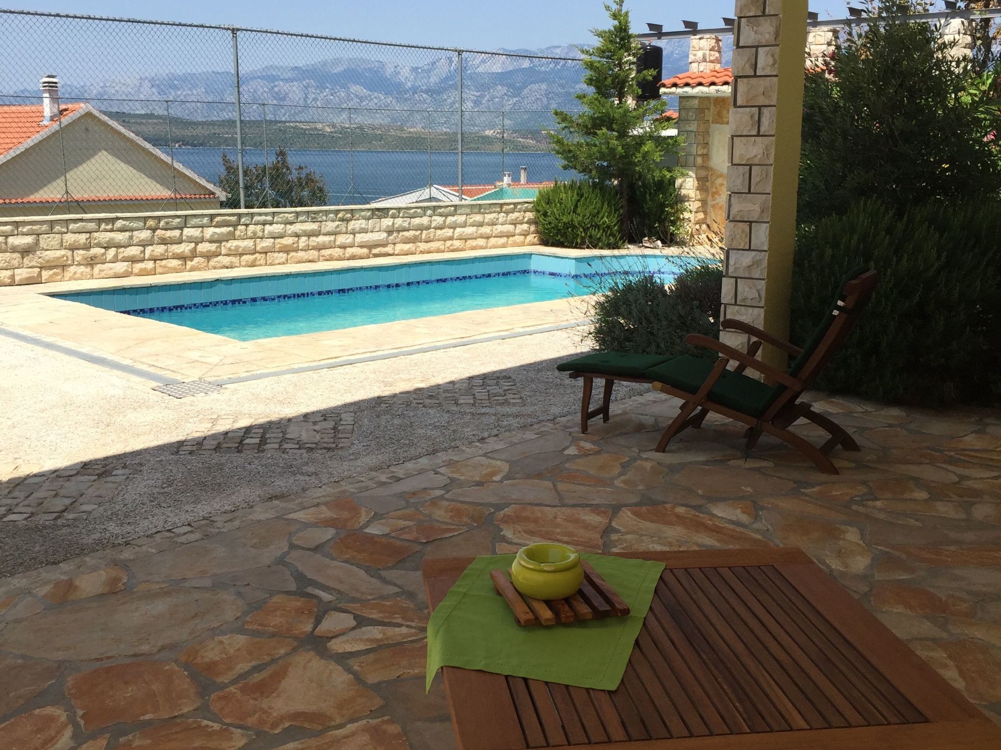 Charmantes Studio mit Balkon und Pool-Image-tags.info