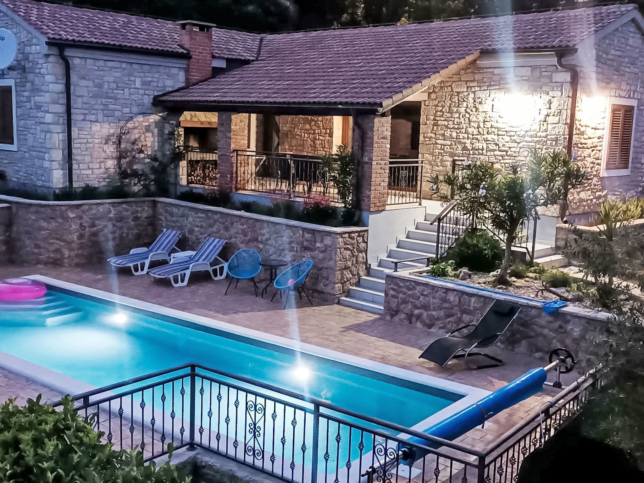 Ferienvilla Roko mit beheiztem Pool