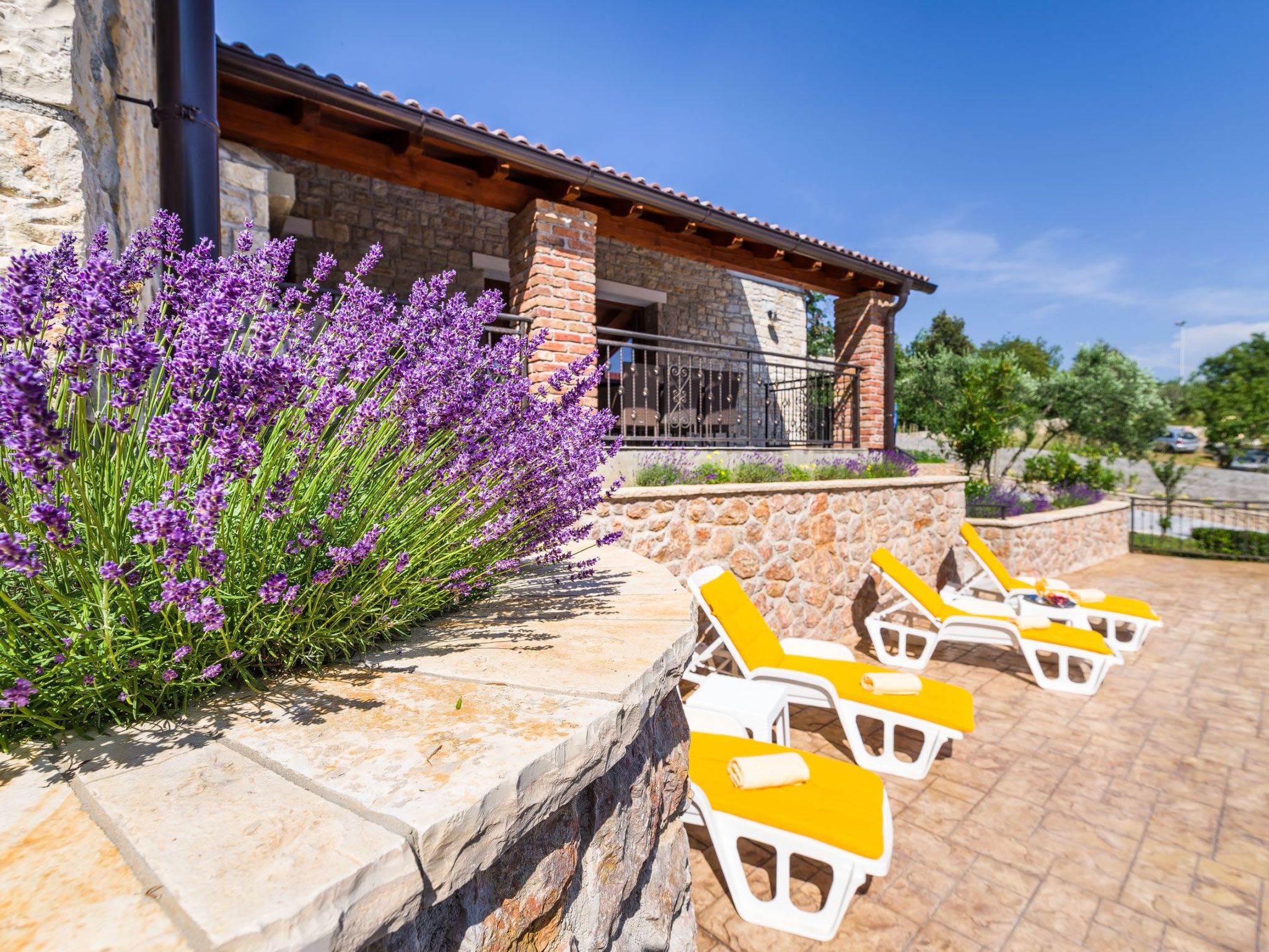 Ferienvilla Roko mit beheiztem Pool-Binnen