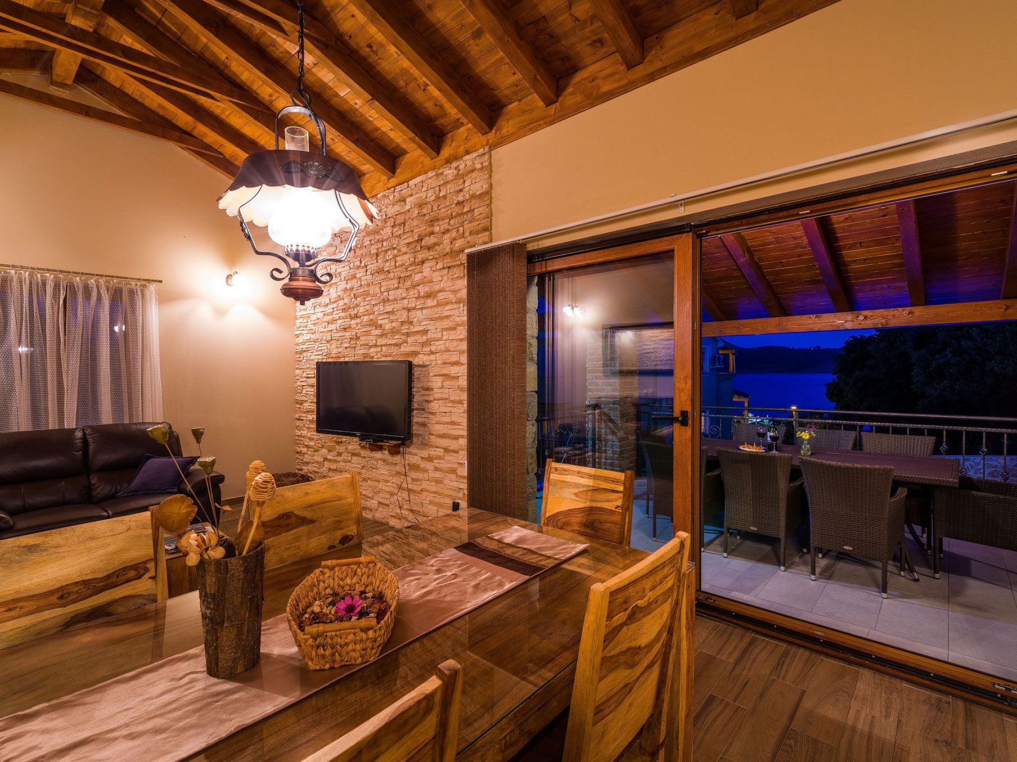 Ferienvilla Roko mit beheiztem Pool-Binnen