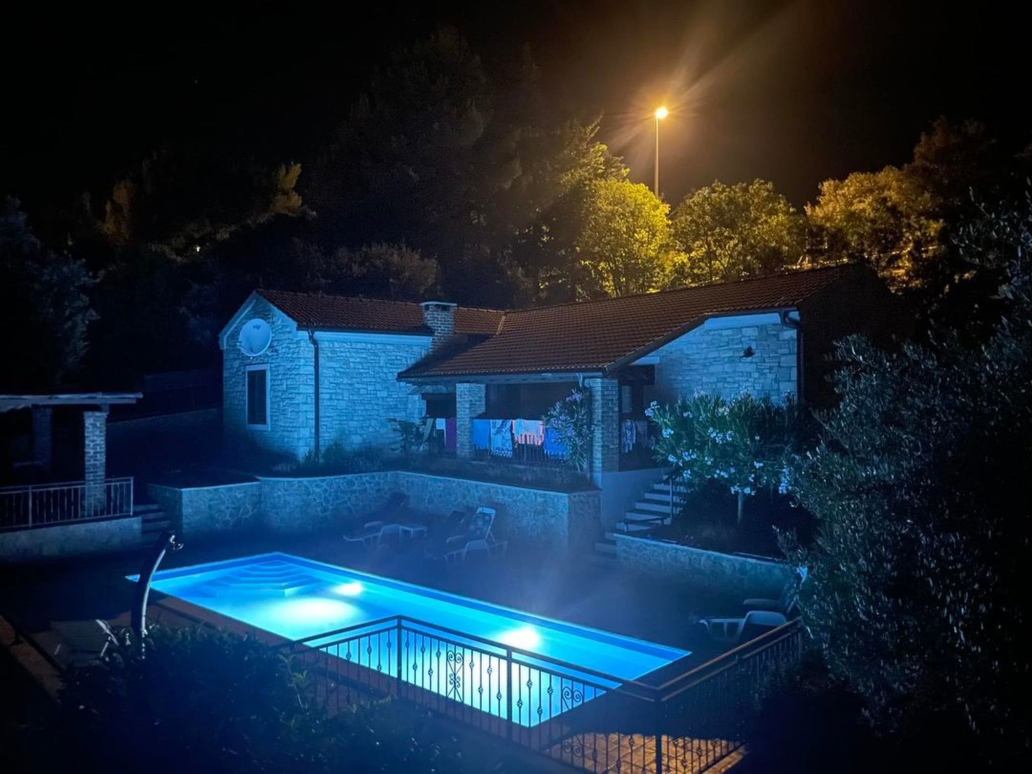 Ferienvilla Roko mit beheiztem Pool-Binnen