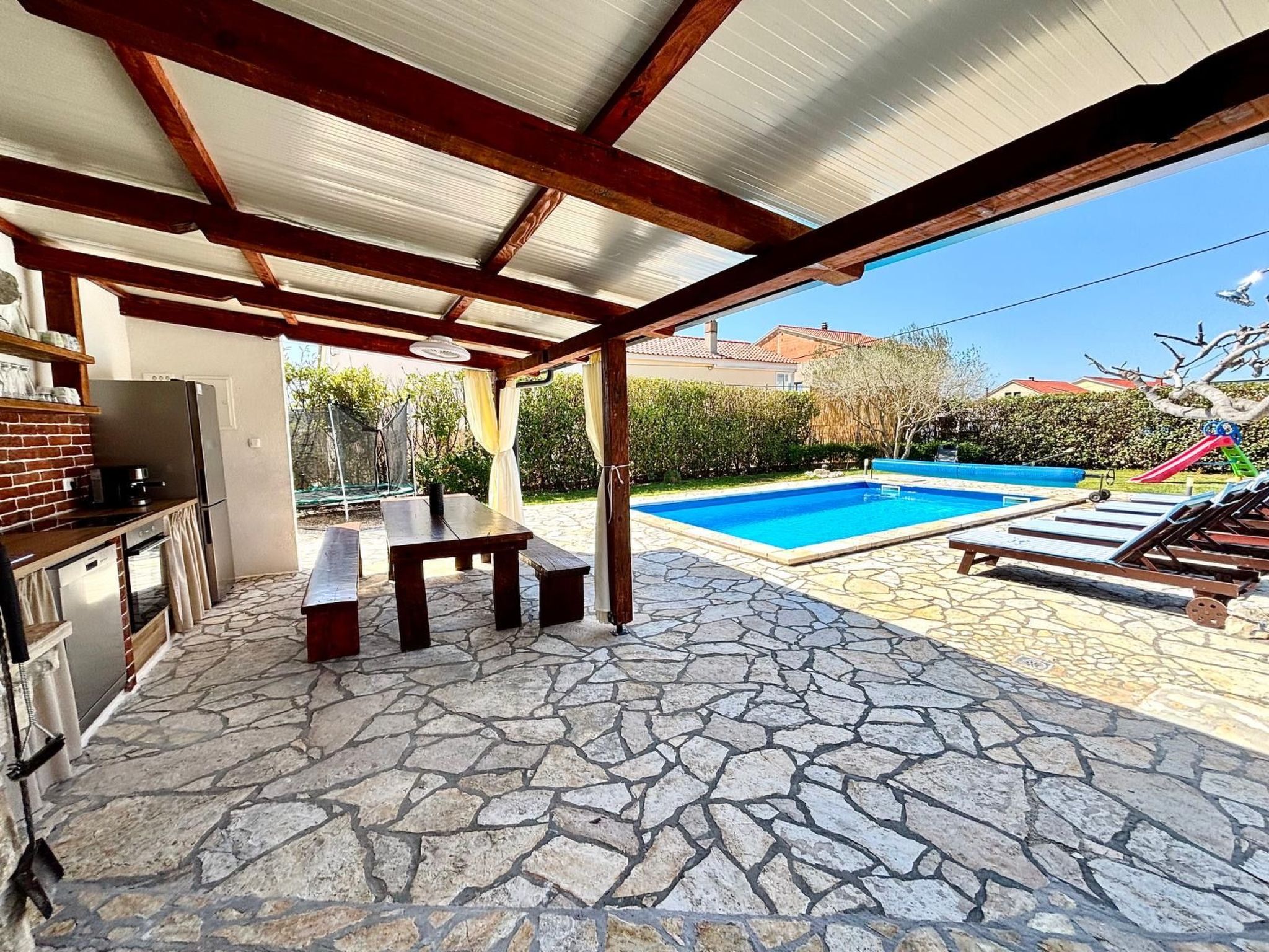 In Posedarje mit großem Garten-Image-tags.info