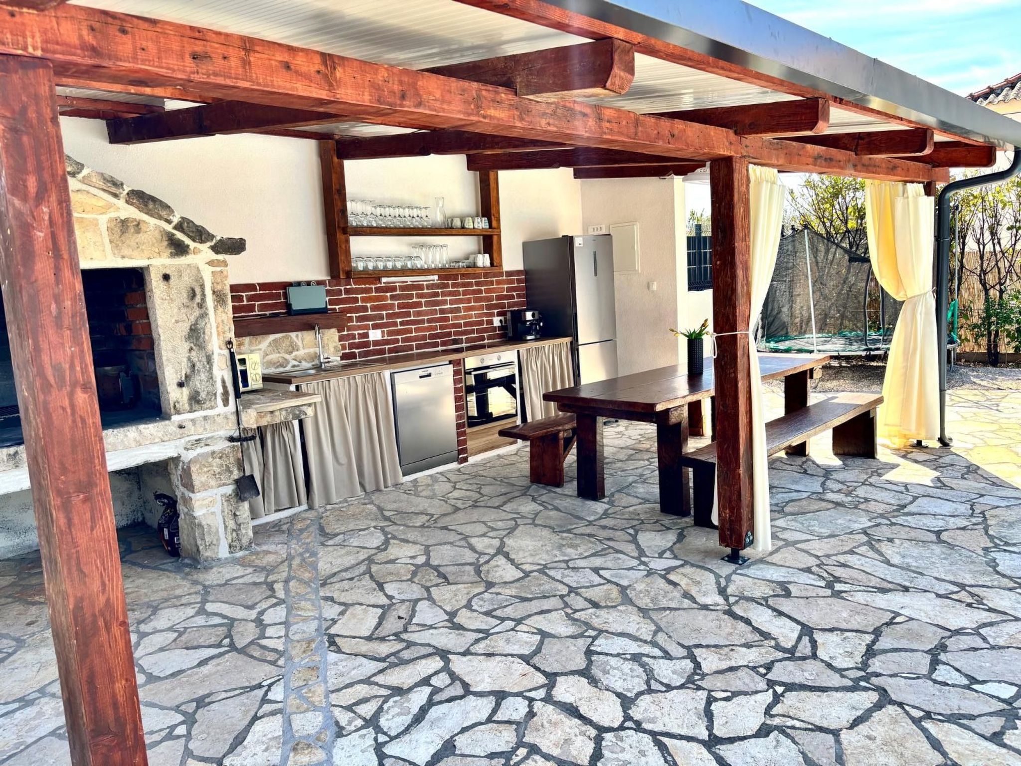 In Posedarje mit großem Garten-Image-tags.info