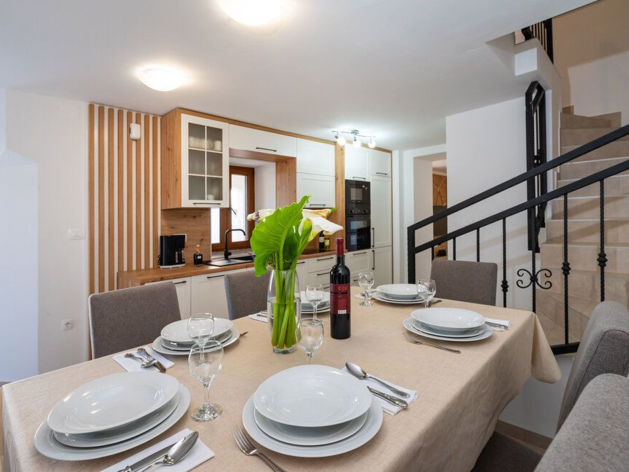 Mit Jacuzzi-TA Leut Agency-Binnen