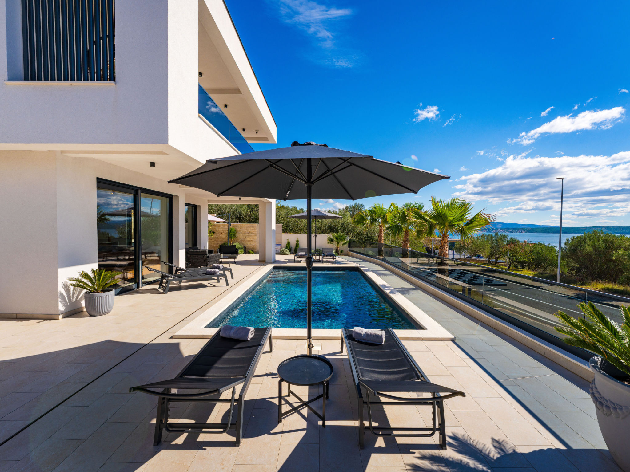 Villa S.