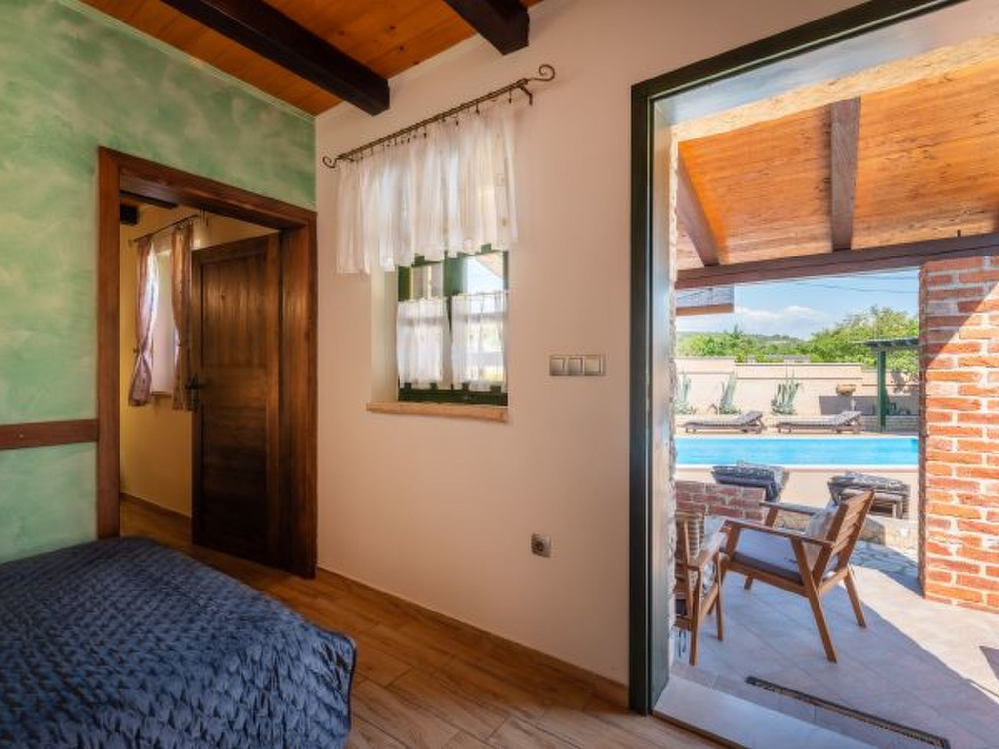 Stone villa Tea with pool - Image-tags.info