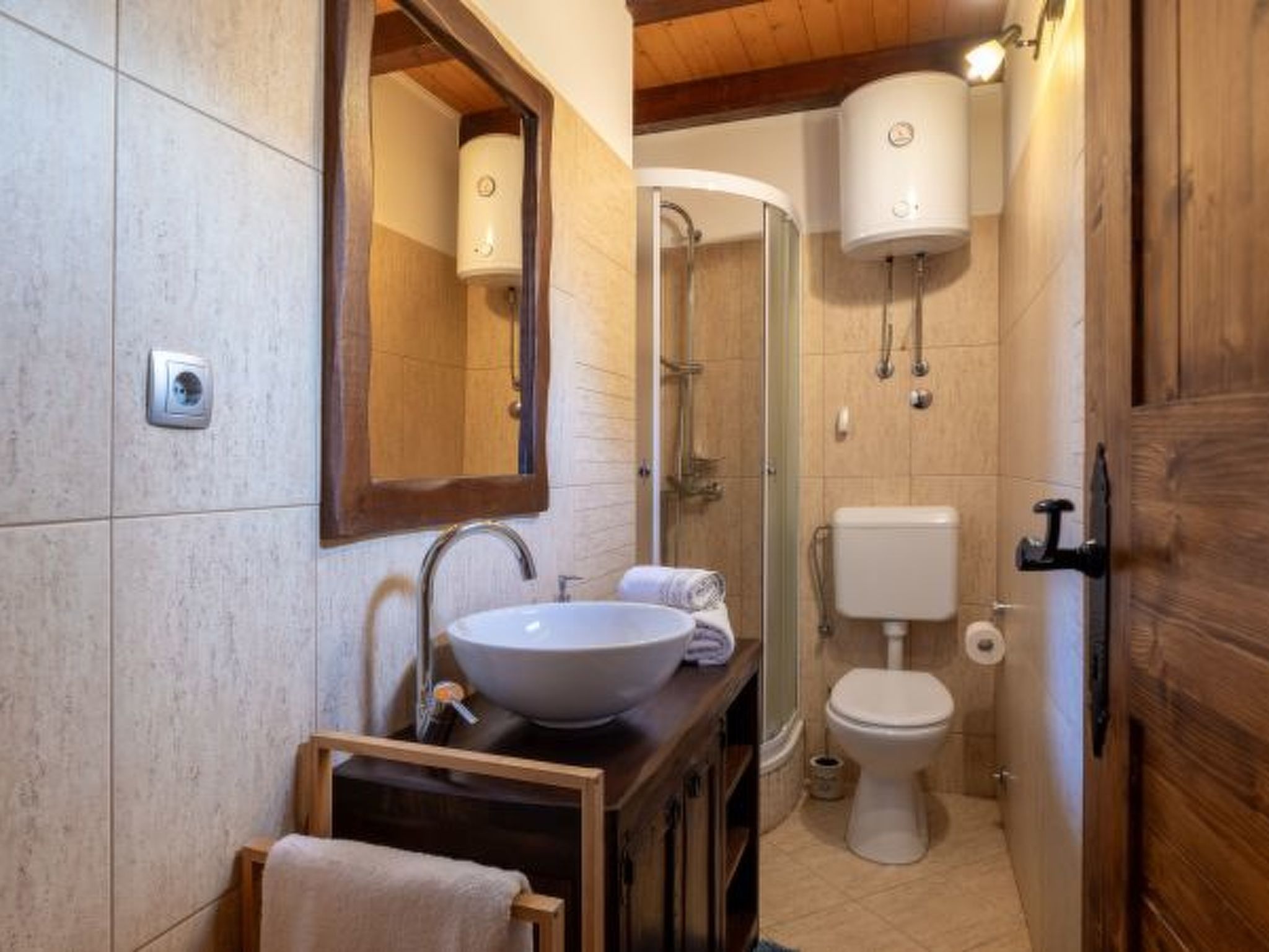 Stone villa Tea with pool - Image-tags.info