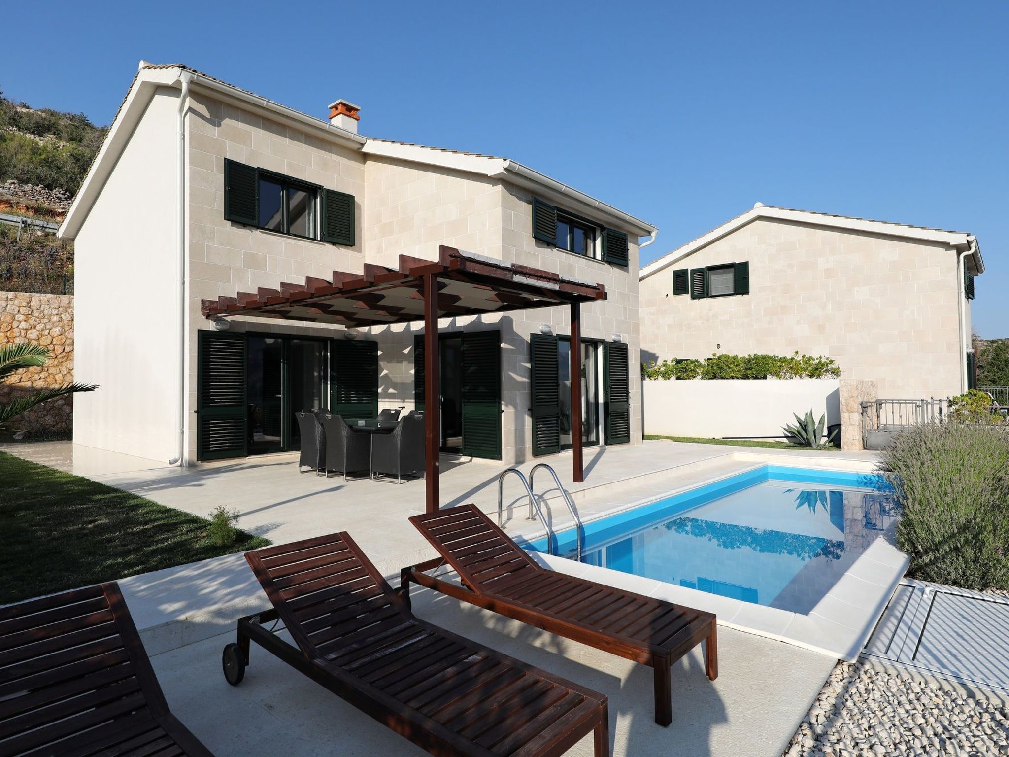 Mediterrane Villa, Pool, Panoramablick aufs Meer