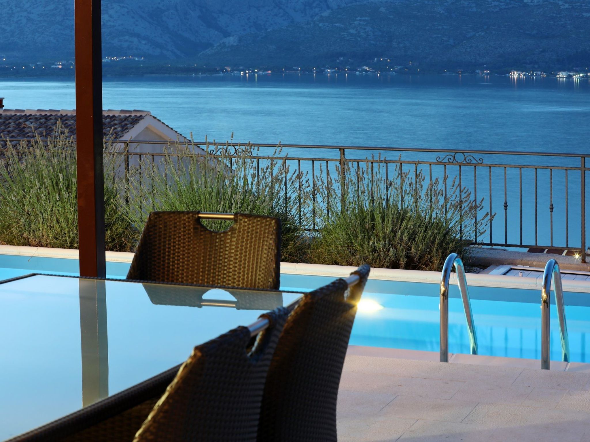 Mediterrane Villa, Pool, Panoramablick aufs Meer-Image-tags.info