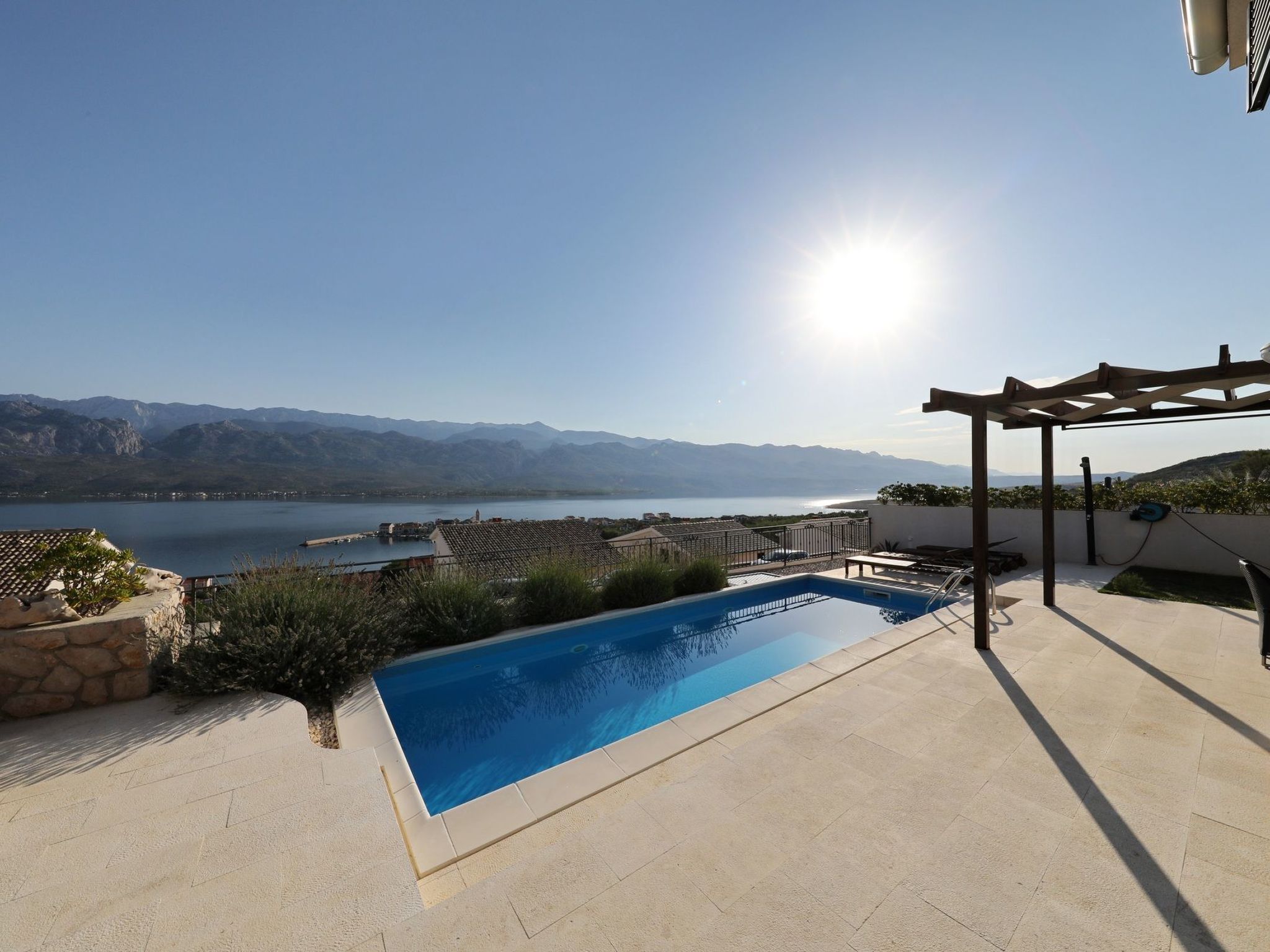 Mediterrane Villa, Pool, Panoramablick aufs Meer-Image-tags.info