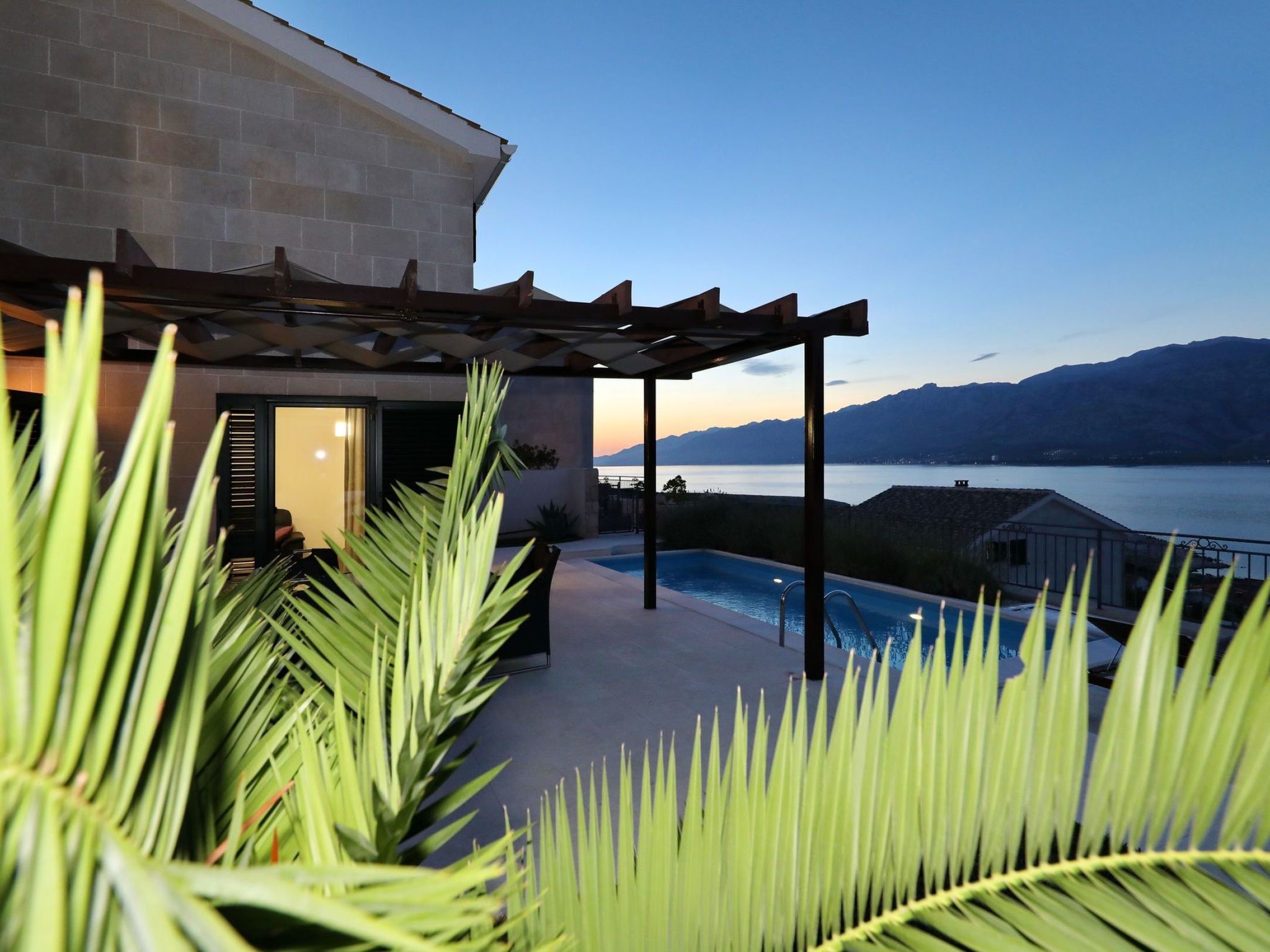 Mediterrane Villa, Pool, Panoramablick aufs Meer-Image-tags.info