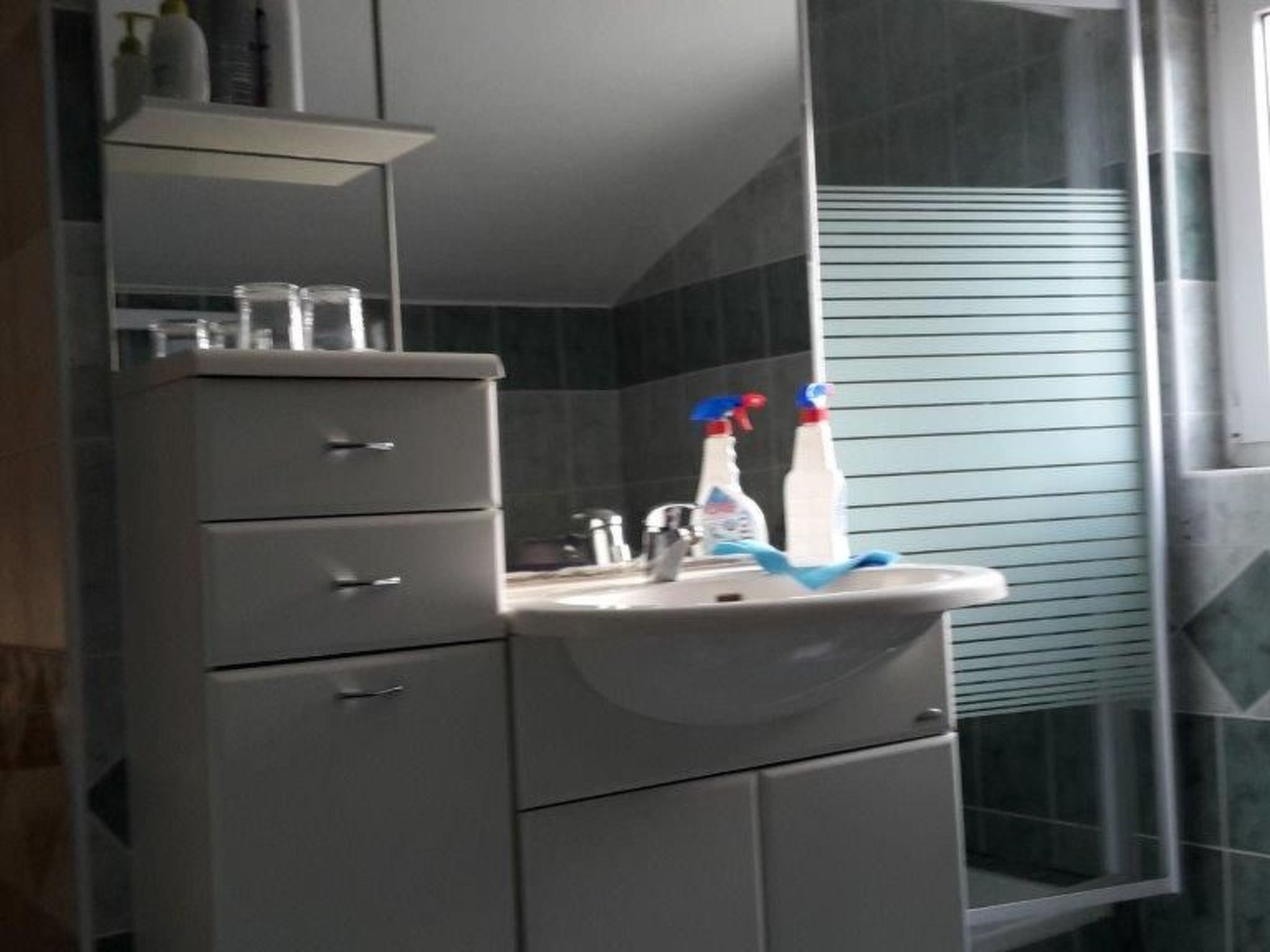 Für fünf Personen mit Balkon-Binnen