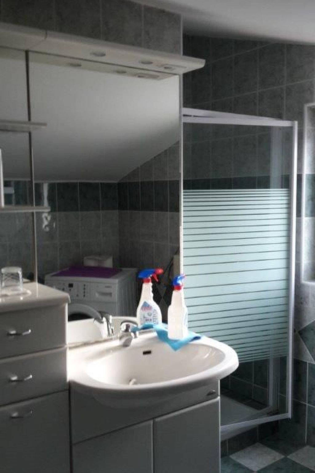 Für fünf Personen mit Balkon-Binnen