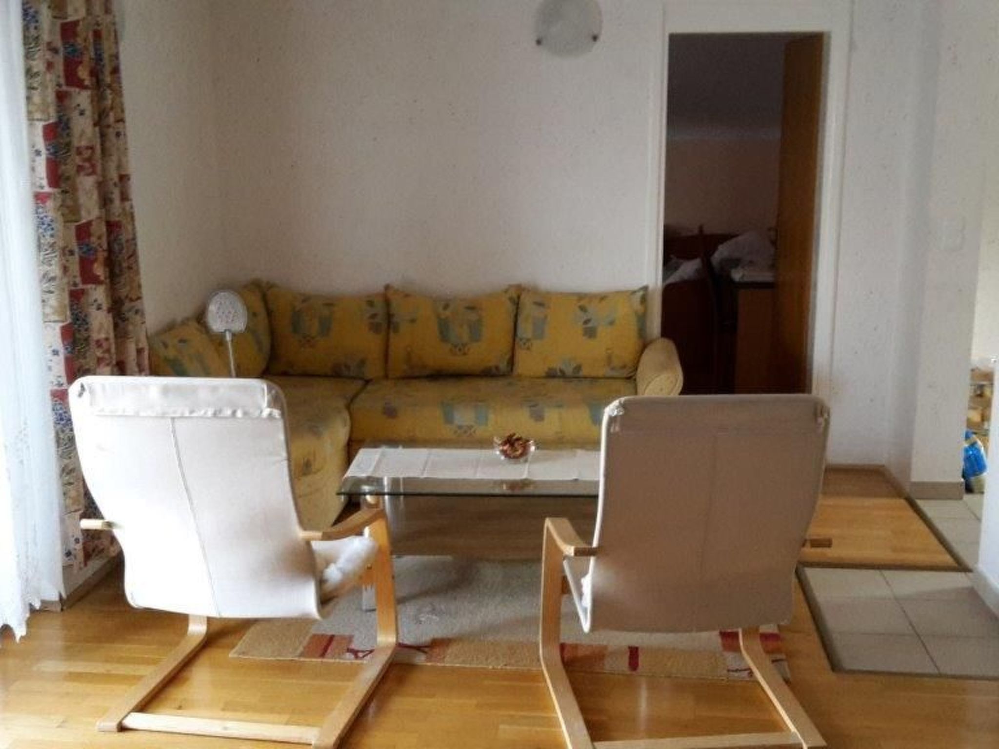 Für fünf Personen mit Balkon-Binnen