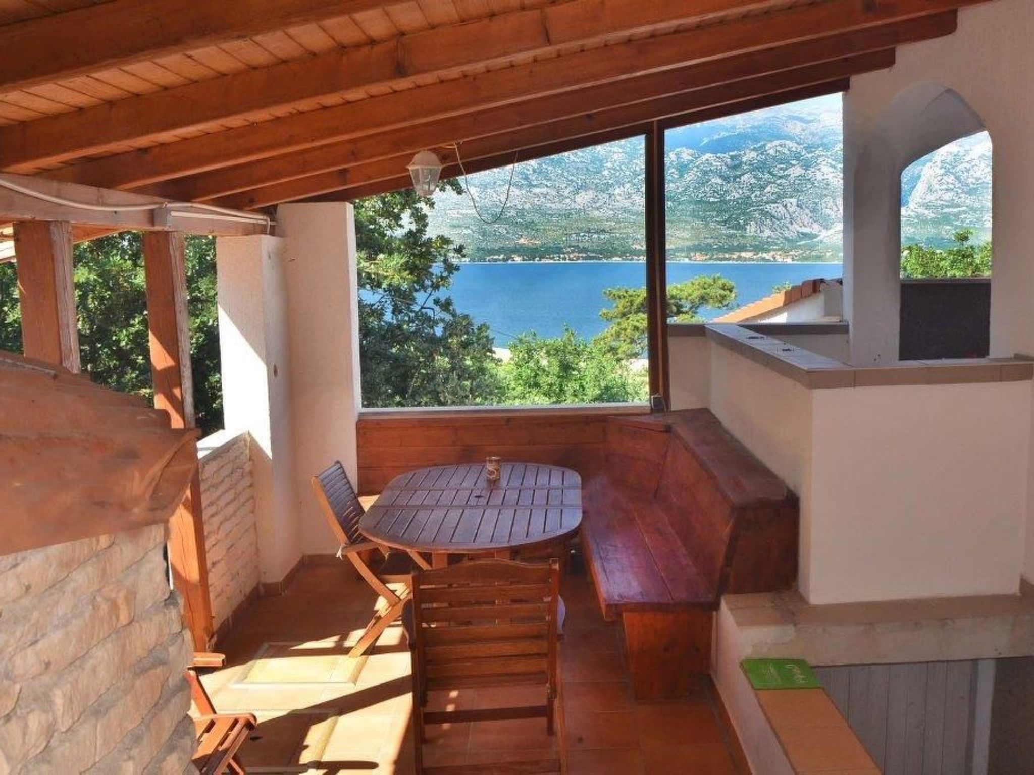 Für fünf Personen mit Balkon-Binnen