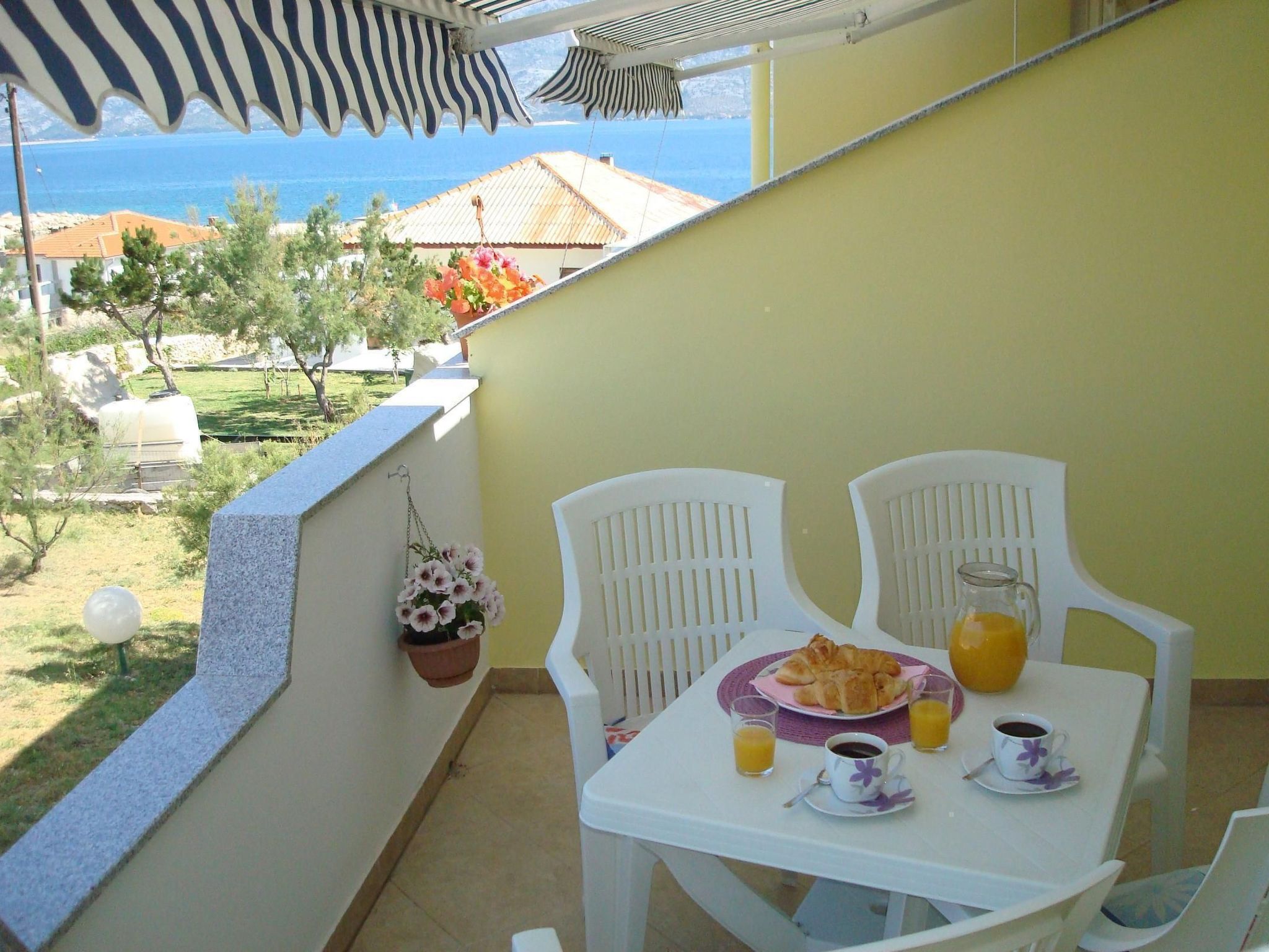 Appartement mit Balkon-Draußen